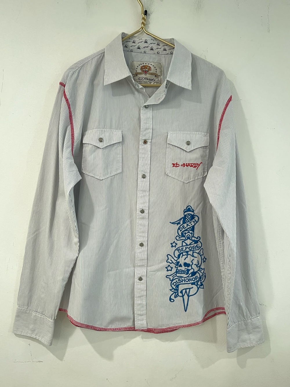 Ed Hardy Men’s Stripe Shirt Pearl
Snap Embroidered Flip Cuff Denim
Y2K XL